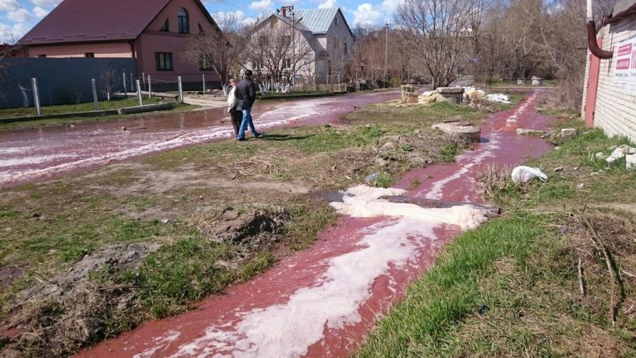 В Липецкой области из-за обрушения склада по улицам текут реки из сока