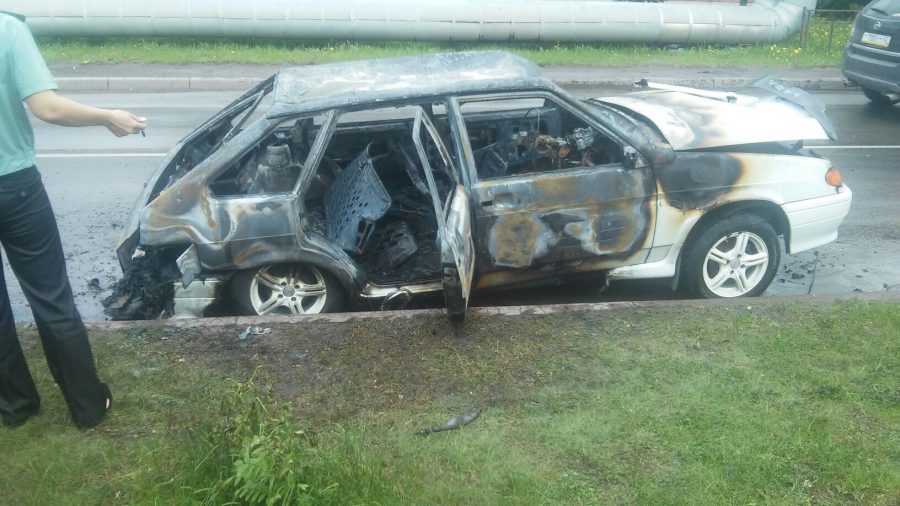 Беловчанин поджёг своё авто, чтобы его не арестовали приставы