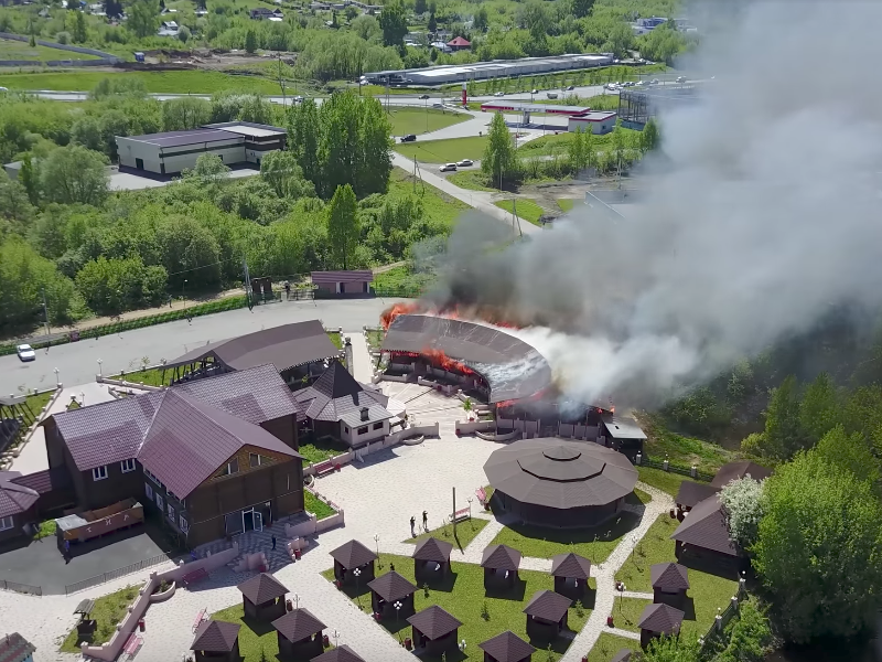 Пожар в кемеровском развлекательном комплексе сняли с квадрокоптера