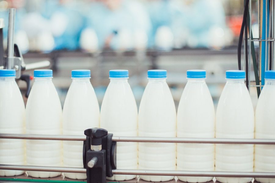 Роспотребнадзор снял с продажи 300 тонн молочной продукции