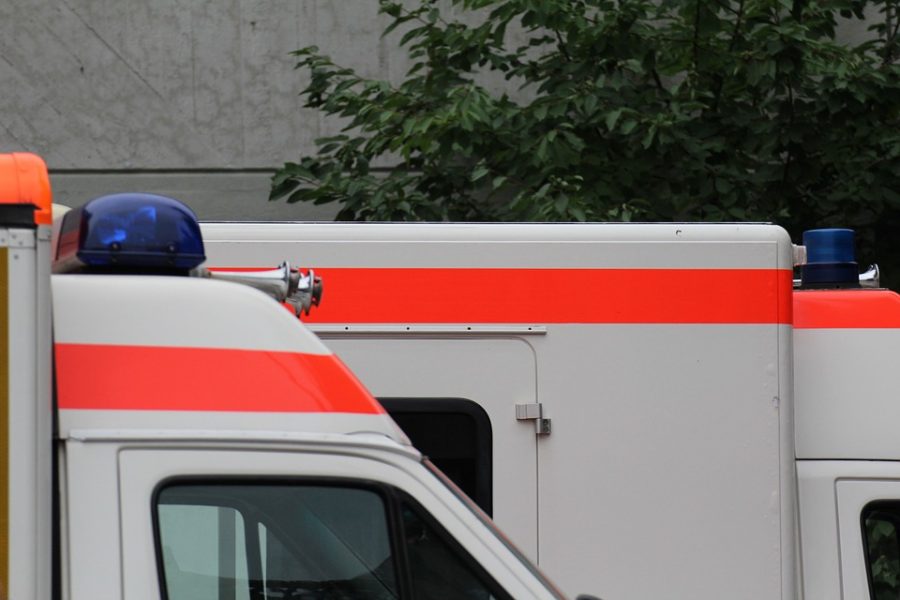 80-летняя новокузнечанка погибла после падения из окна пятого этажа