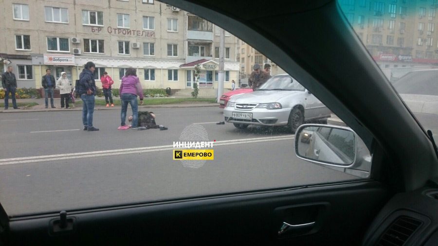 В Кемерове на бульваре Строителей водитель автомобиля Daewoo Nexia сбил женщину