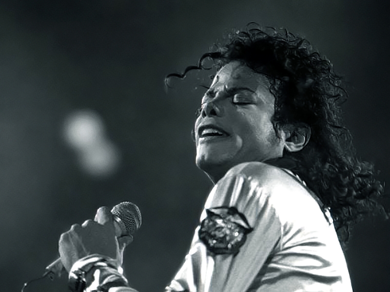 Среди покойных знаменитостей Майкл Джексон заработал больше всех