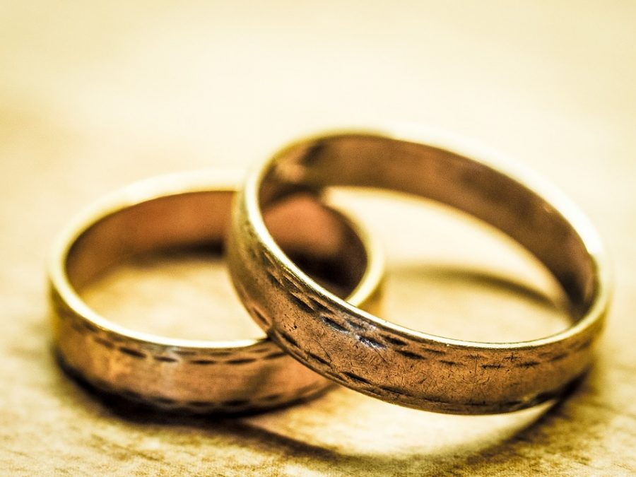 В РФ хотят разрешить выездную регистрацию брака
