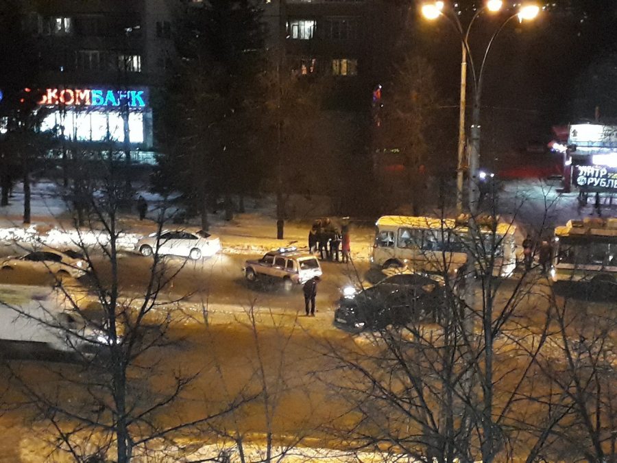 В ГИБДД прокомментировали ДТП с участием Ford и полицейского авто в Кемерове