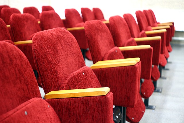 Кузбасские кинозалы и театры сократят продажу билетов из-за вирусной инфекции