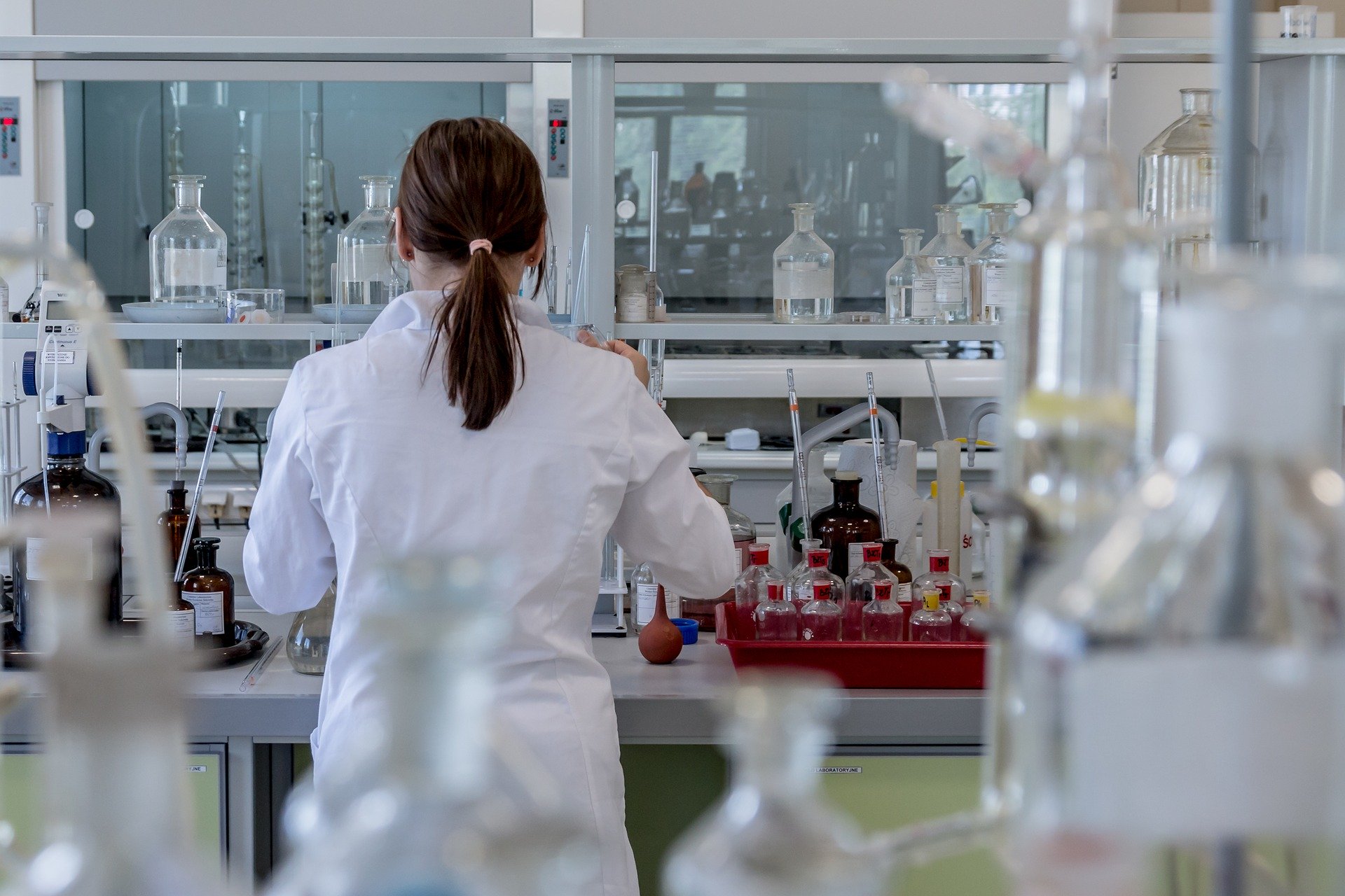 Власти Кузбасса рассказали, какие лаборатории делают тесты на COVID-19