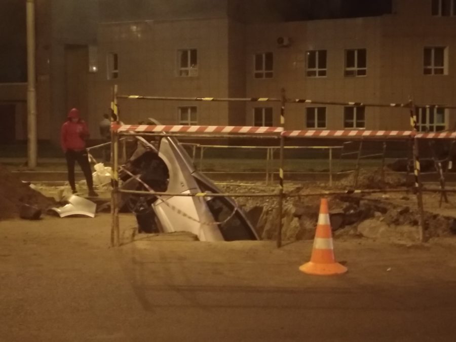 Полиция Кузбасса прокомментировала аварию с дорожной ямой в Кемерове