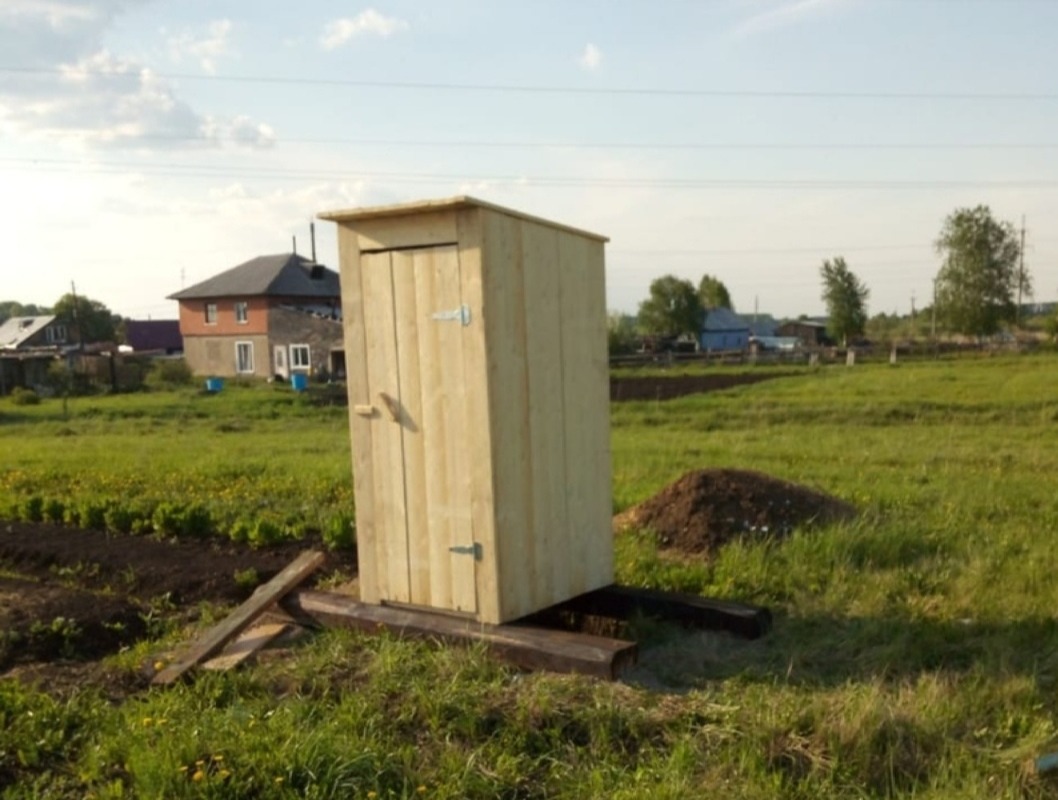 Полиция помогла кузбассовцам вернуть похищенный туалет