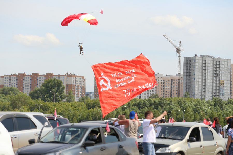 Кемеровские автомобилисты установили рекорд в честь 75-летия Победы