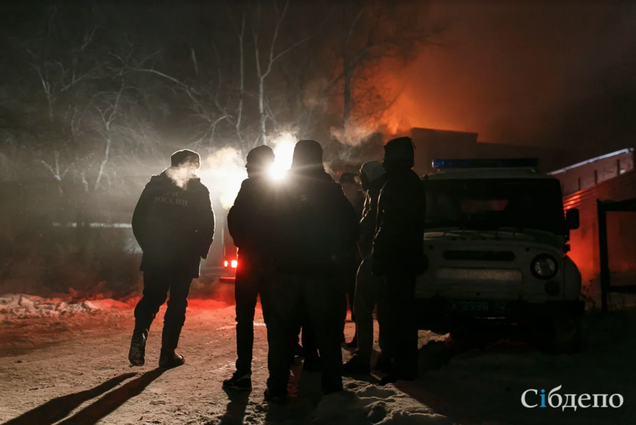 В Кузбассе ночью сгорел КамАЗ
