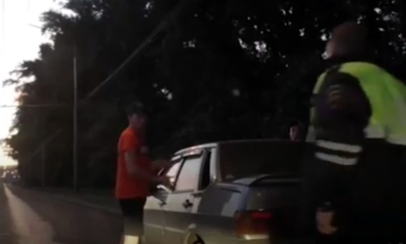 Видео: в Кузбассе ДПС эпично настигли серийного угонщика