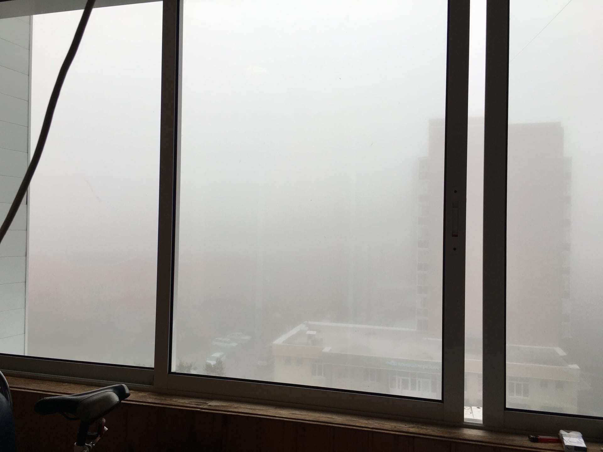 Плотная пелена. Кемерово туман 31 августа 2020. Туман в Кемерово 2023. Туман в Кемерово сегодня.