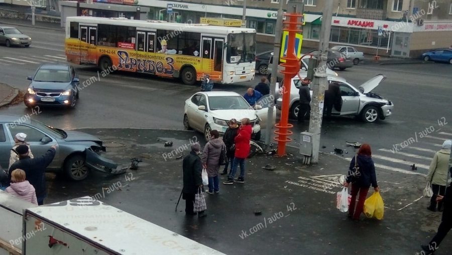Тройное ДТП произошло в центре Кемерова
