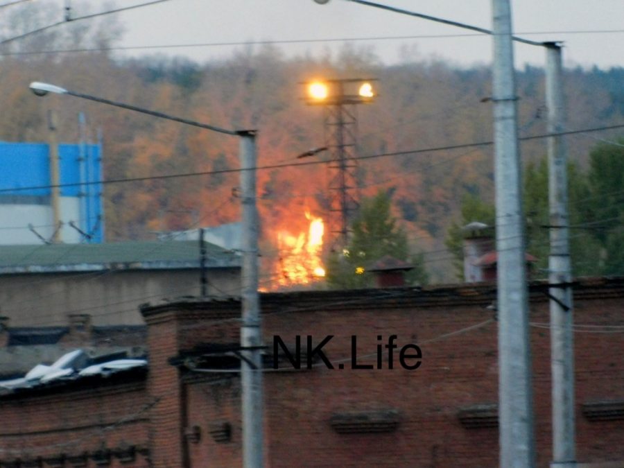 Очевидцы сообщили о серьёзном пожаре на КМК в Новокузнецке