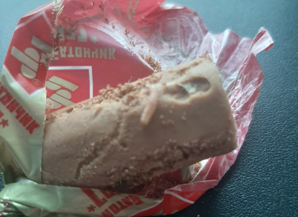 Жительница Кузбасса обнаружила омерзительный сюрприз в сладостях