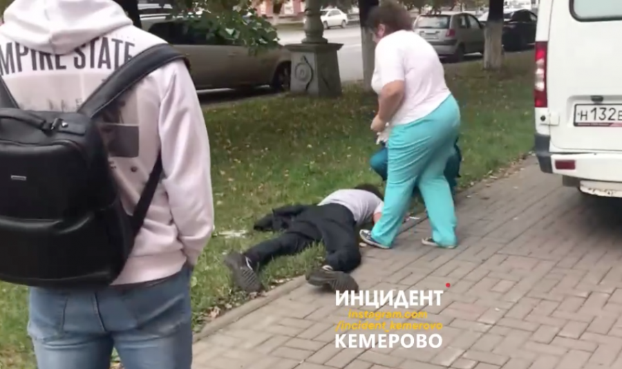 В Кемерове пациент сбежал из машины скорой помощи