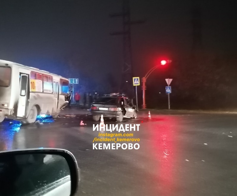 Едва исполнилось 18: в аварии с маршруткой в Кемерове есть пострадавший