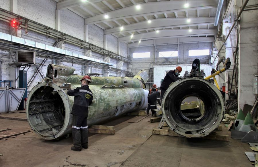 СУЭК реставрирует истребитель-бомбардировщик Су-17 для установки в сквере патриотов