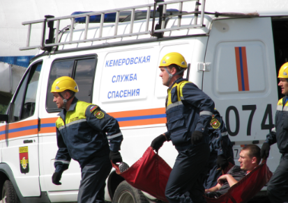 В Кемерове спасатели несли девять этажей 180–килограммовую женщину